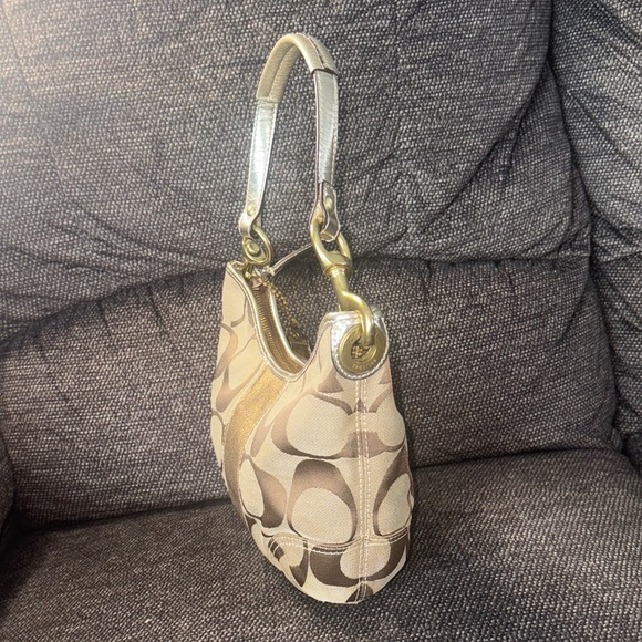 Coach Beige and Gold Shoulder Bag - Picture 6 of 10